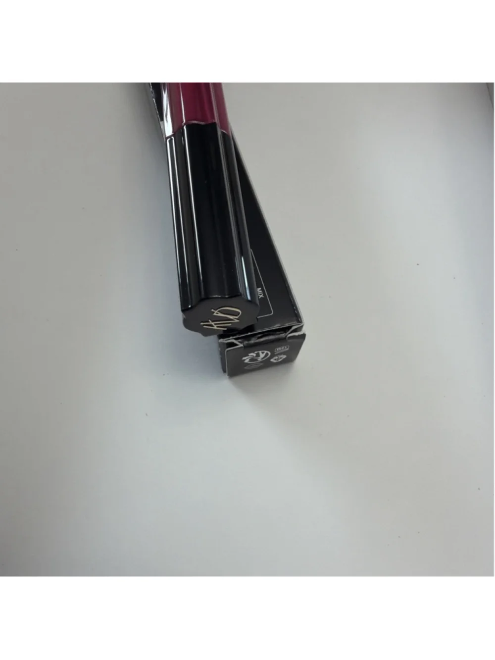 KVD Everlasting Hyperlight Liquid Lipstick Baneberry 60 Full Size 7 mL